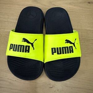 Puma Kids Bright Yellow and Black Slides